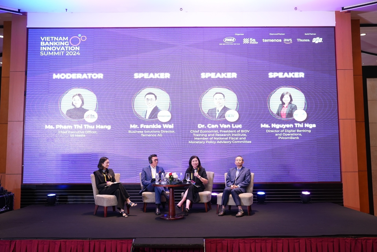 C&aacute;c chuy&ecirc;n gia thảo luận tại Hội nghị Vietnam Banking Innovation Summit&nbsp;