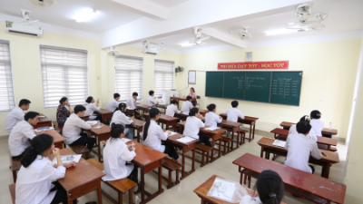 Gov't targets to gradually make English second language at schools by 2030