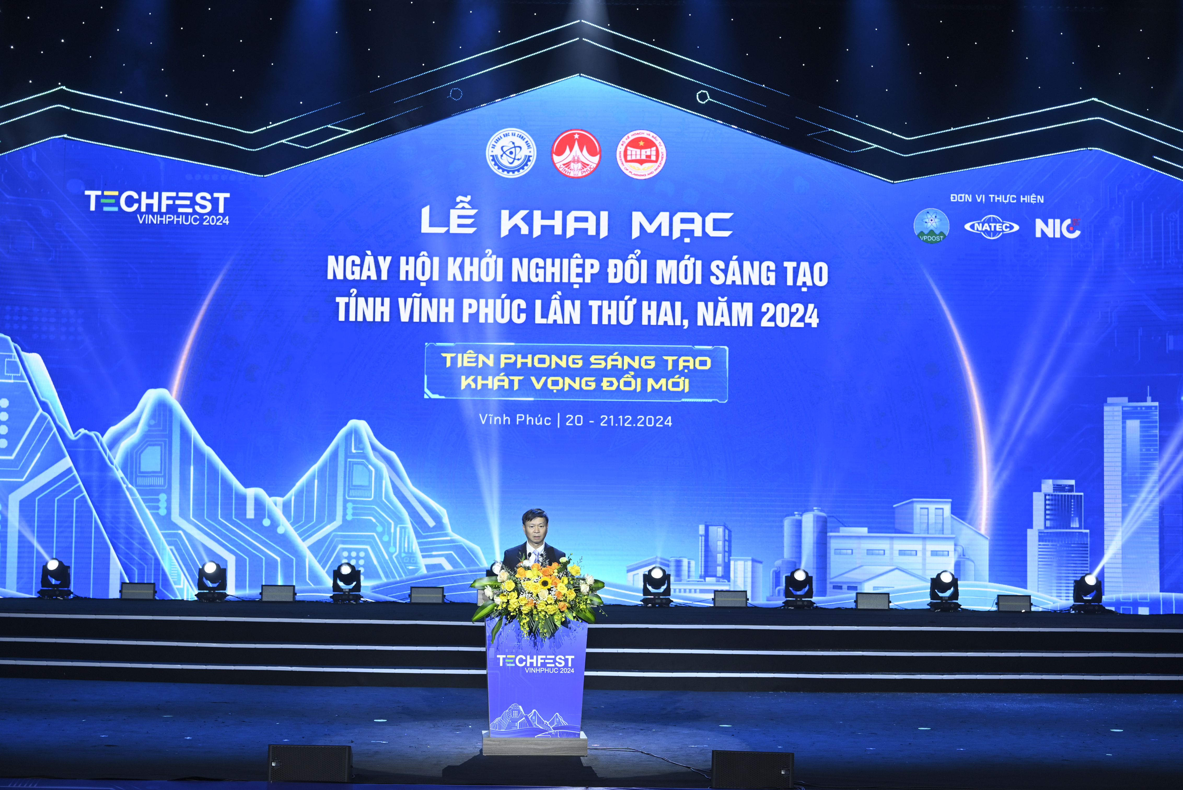 Thứ trưởng Ho&agrave;ng Minh ph&aacute;t biểu tại Techfest Vĩnh Ph&uacute;c 2024.