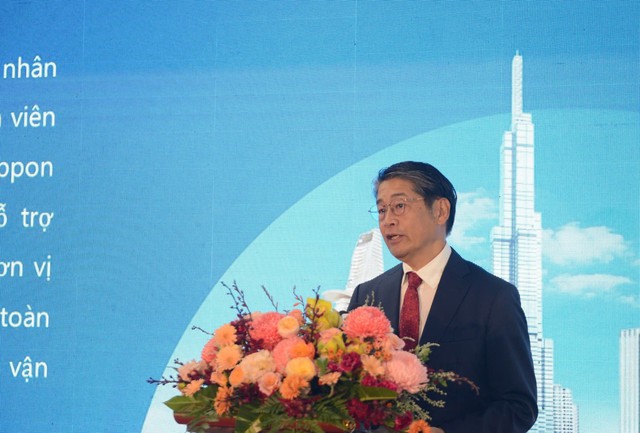 Ph&aacute;t biểu tại buổi lễ, Đại sứ đặc mệnh to&agrave;n quyền Nhật Bản tại Việt Nam Ito Naoki, cho biết metro số 1 l&agrave; dự &aacute;n vốn vay ODA lớn nhất của Nhật Bản d&agrave;nh cho Việt Nam v&agrave; l&agrave; dự &aacute;n mang t&iacute;nh biểu tượng của hợp t&aacute;c Nhật - Việt. &Ocirc;ng b&agrave;y tỏ tr&acirc;n trọng v&agrave; đ&aacute;nh gi&aacute; cao Ban Quản l&yacute; đường sắt đ&ocirc; thị TP.HCM (MAUR), c&aacute;c c&ocirc;ng ty Nhật Bản đ&atilde; thực hiện dự &aacute;n n&agrave;y.&nbsp;Ảnh: VGP/Linh Chi.