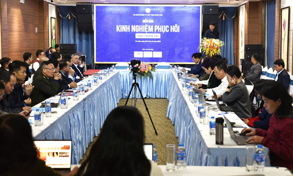 Quang cảnh Diễn đàn.