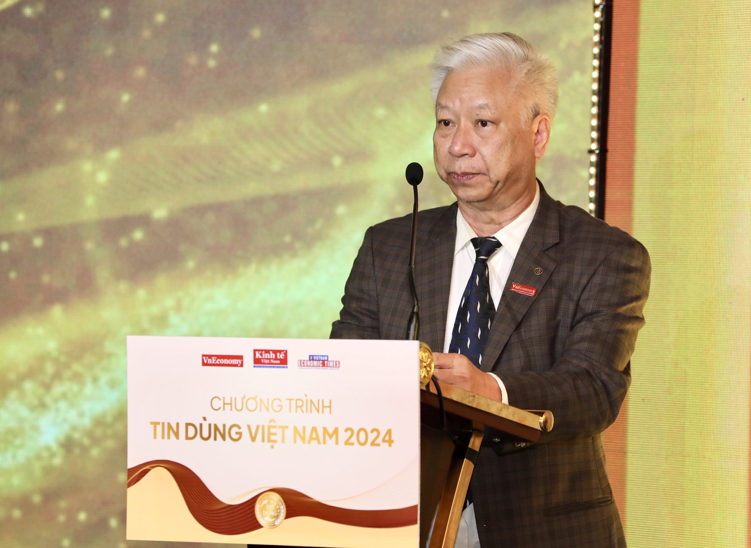 Ông Đào Quang Bính, Tổng Giám đốc, Tổng Thư ký tòa soạn Tạp chí Kinh tế Việt Nam, phát biểu khai mạc Chương trình Tin Dùng Việt Nam 2024.