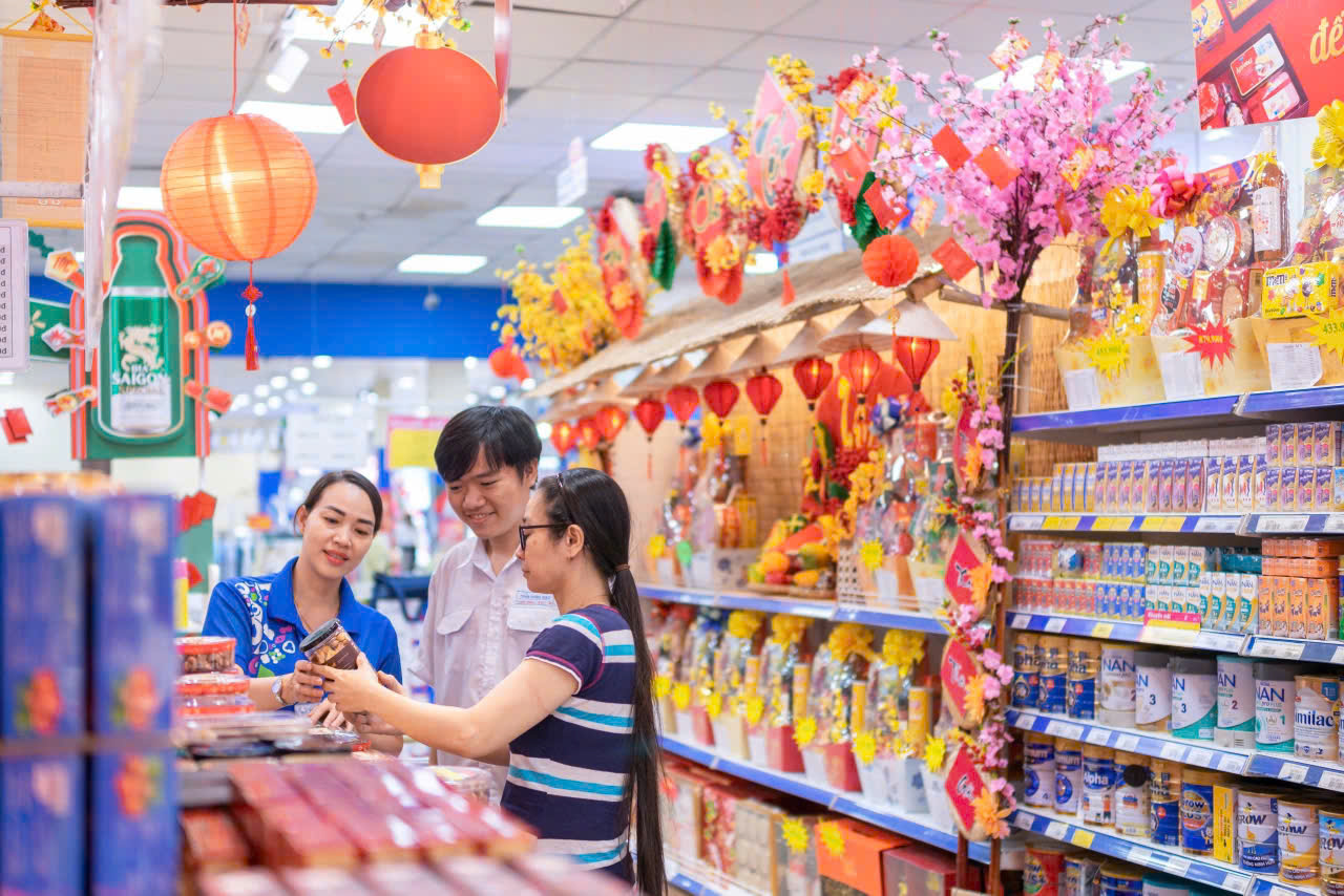 Người tiêu dùng có xu hướng mua sắm tiết kiệm hơn bằng cách chủ động mua sắm Tết sớm, tìm kiếm khuyến mãi gần Tết.