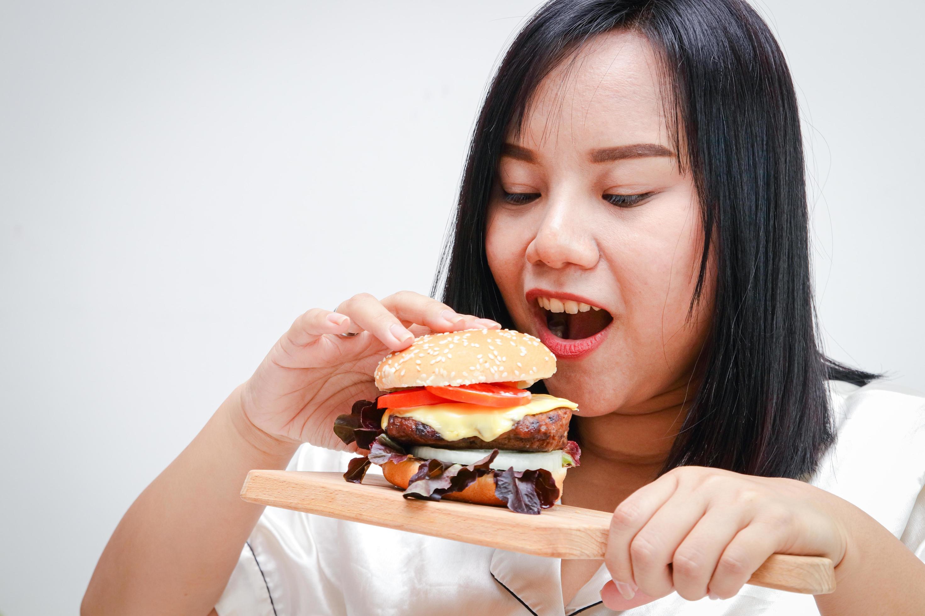 Can thiệp dinh dưỡng lối sống là nền tảng và phải có trong tất cả các phương pháp điều trị béo phì.