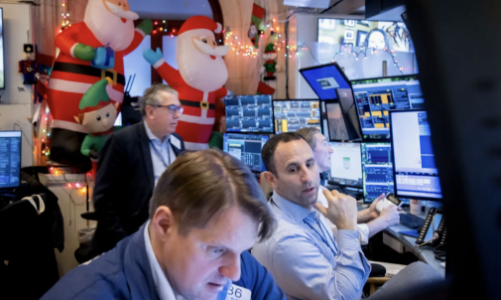 Chứng khoán Mỹ tăng điểm nhờ cổ phiếu công nghệ, giá dầu giảm