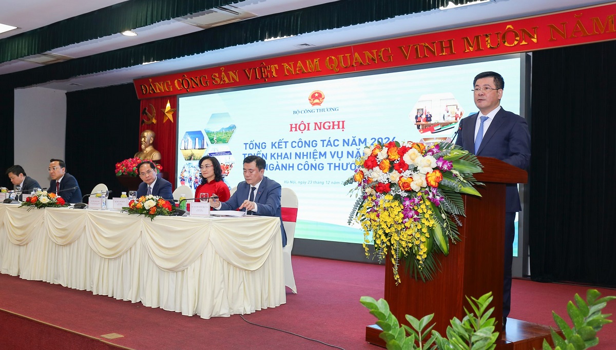 Bộ trưởng Bộ C&ocirc;ng Thương Nguyễn Hồng Di&ecirc;n: &ldquo;Ng&agrave;nh C&ocirc;ng Thương sẽ nỗ lực cao nhất để ho&agrave;n th&agrave;nh nhiệm vụ m&agrave; Ch&iacute;nh phủ, nh&acirc;n d&acirc;n giao ph&oacute;&rdquo;.