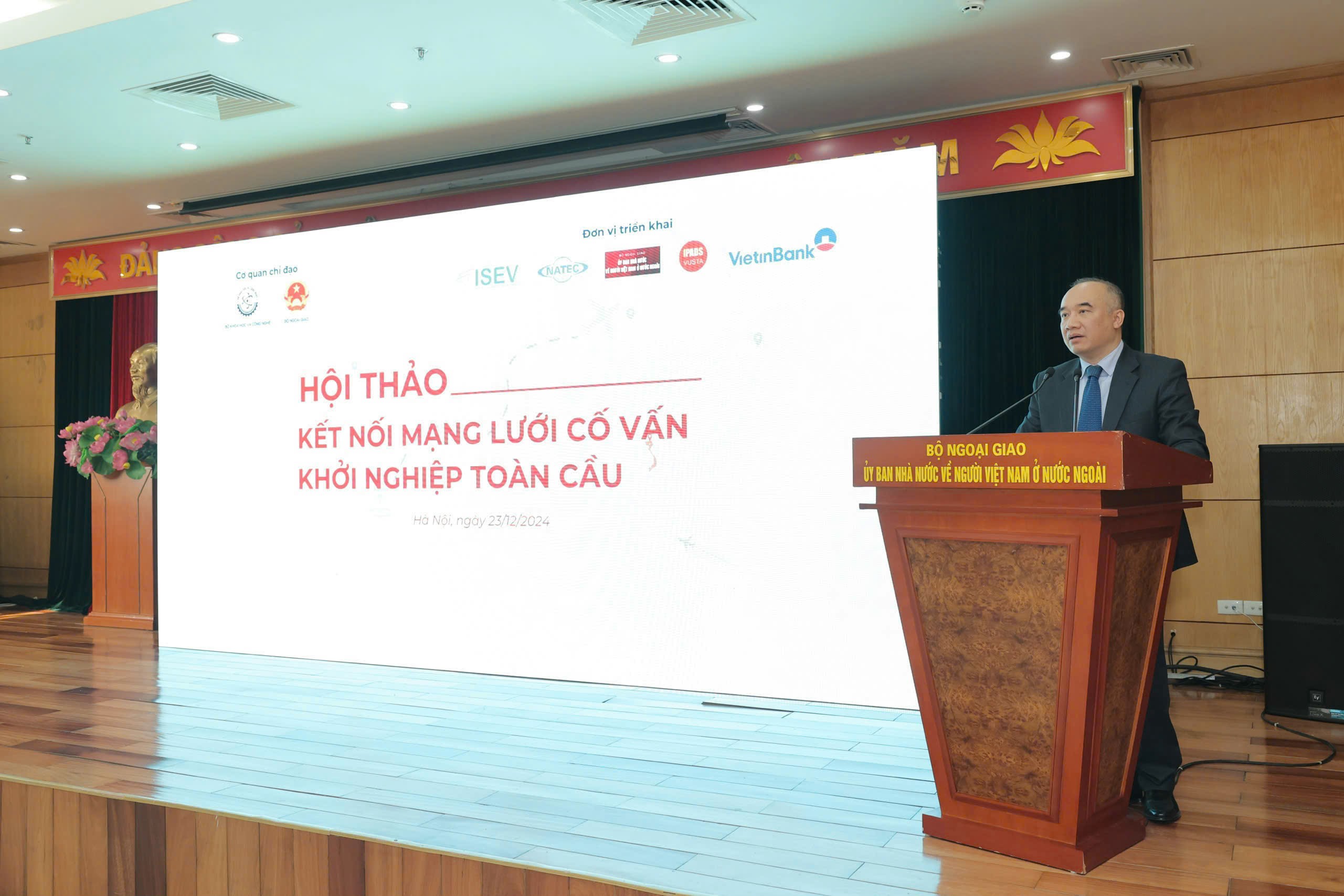Ông Nguyễn Mạnh Đông, Phó Chủ nhiệm Uỷ ban Nhà nước về người Việt Nam ở nước ngoài cho rằng việc xây dựng mạng lưới cố vấn khởi nghiệp toàn cầu hiện nay là cần thiết.