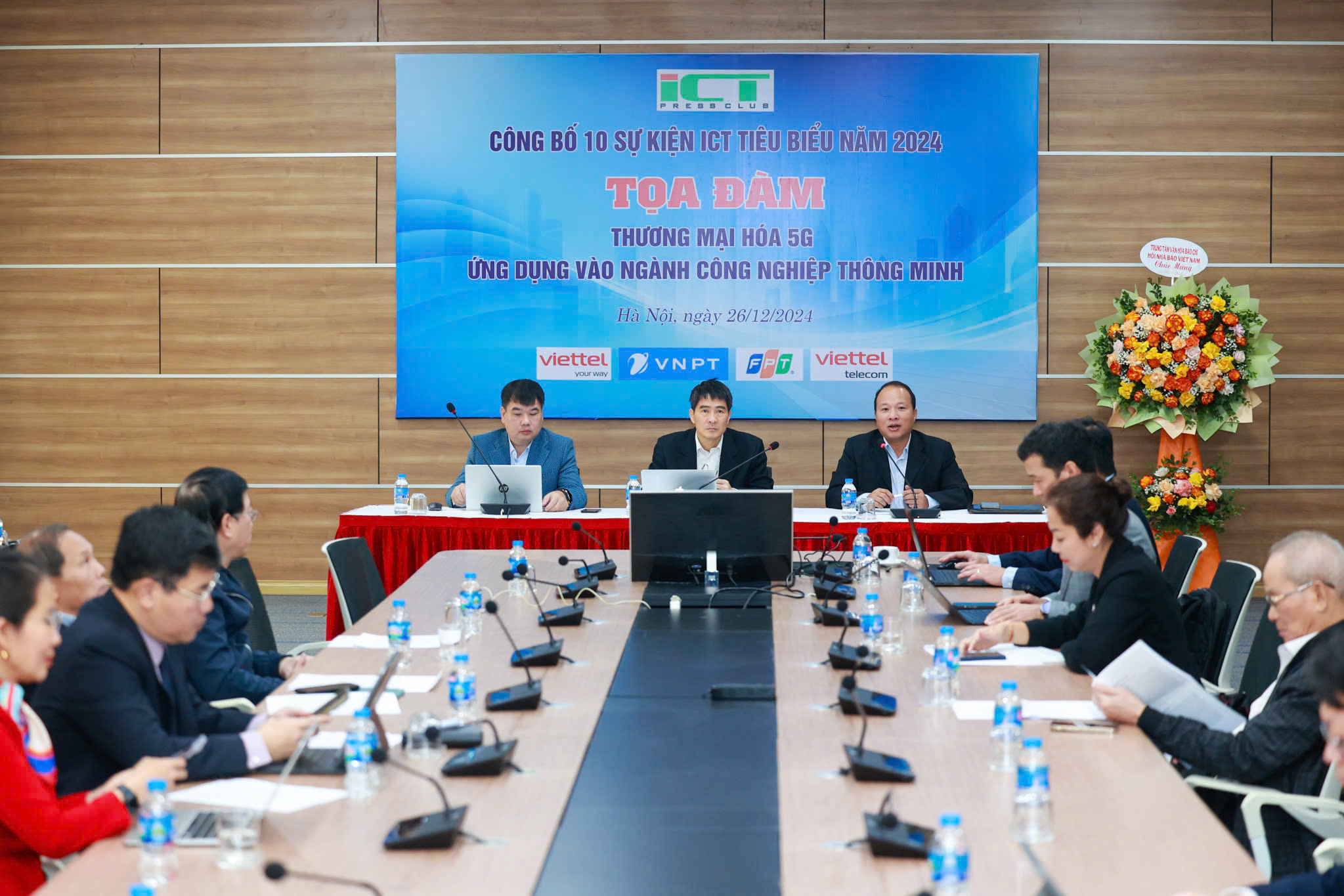 Công bố 10 sự kiện ICT tiêu biểu năm 2024 và tọa đàm thương mại hóa 5G.