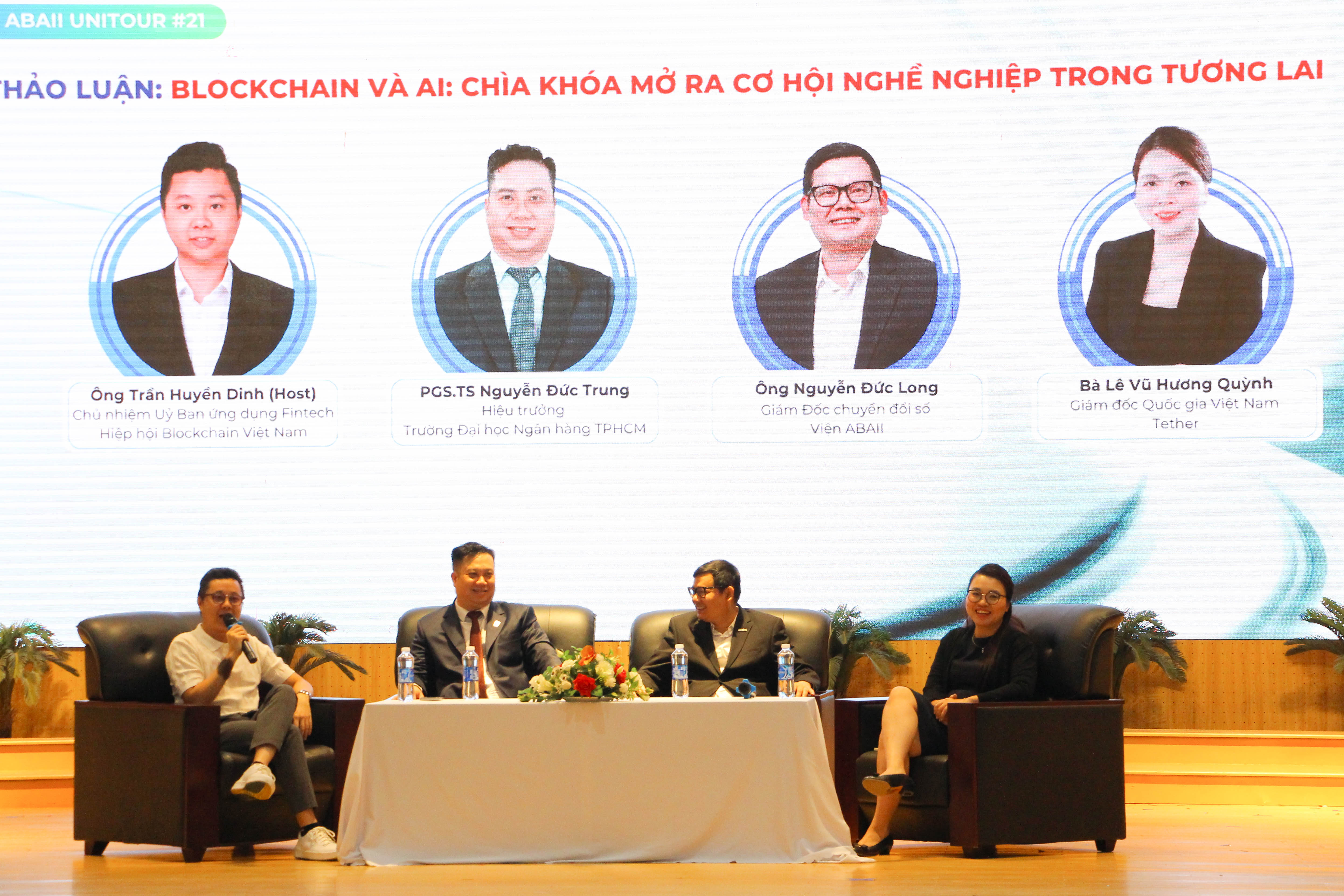 Tọa đàm "Khám phá sức mạnh Blockchain & AI trong Fintech: Làn sóng công nghệ tương lai”, sáng 26/12.