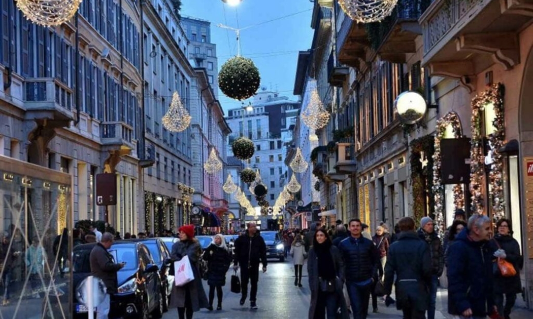 Phố Via Monte Napoleone tại Milan - Ảnh: Getty Images