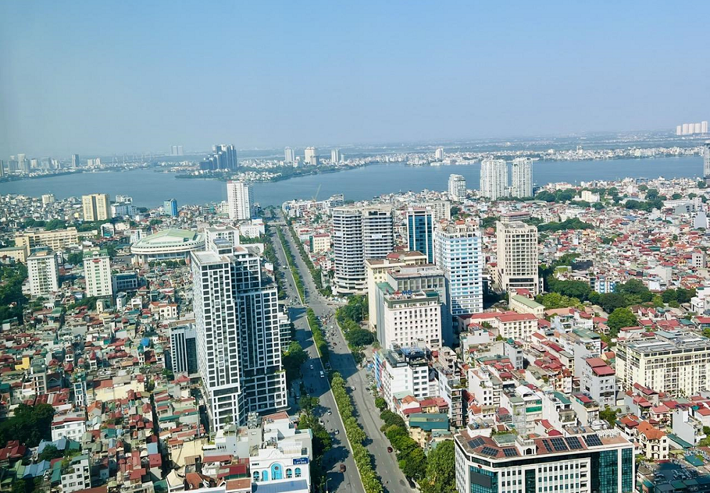 Năm 2024, thị trường bất động sản Hà Nội đối mặt với thực trạng tăng giá cao, vượt qua TP.HCM ở nhiều phân khúc.
