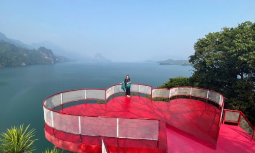 Phát triển du lịch trên vùng lòng hồ thuỷ điện Sơn La