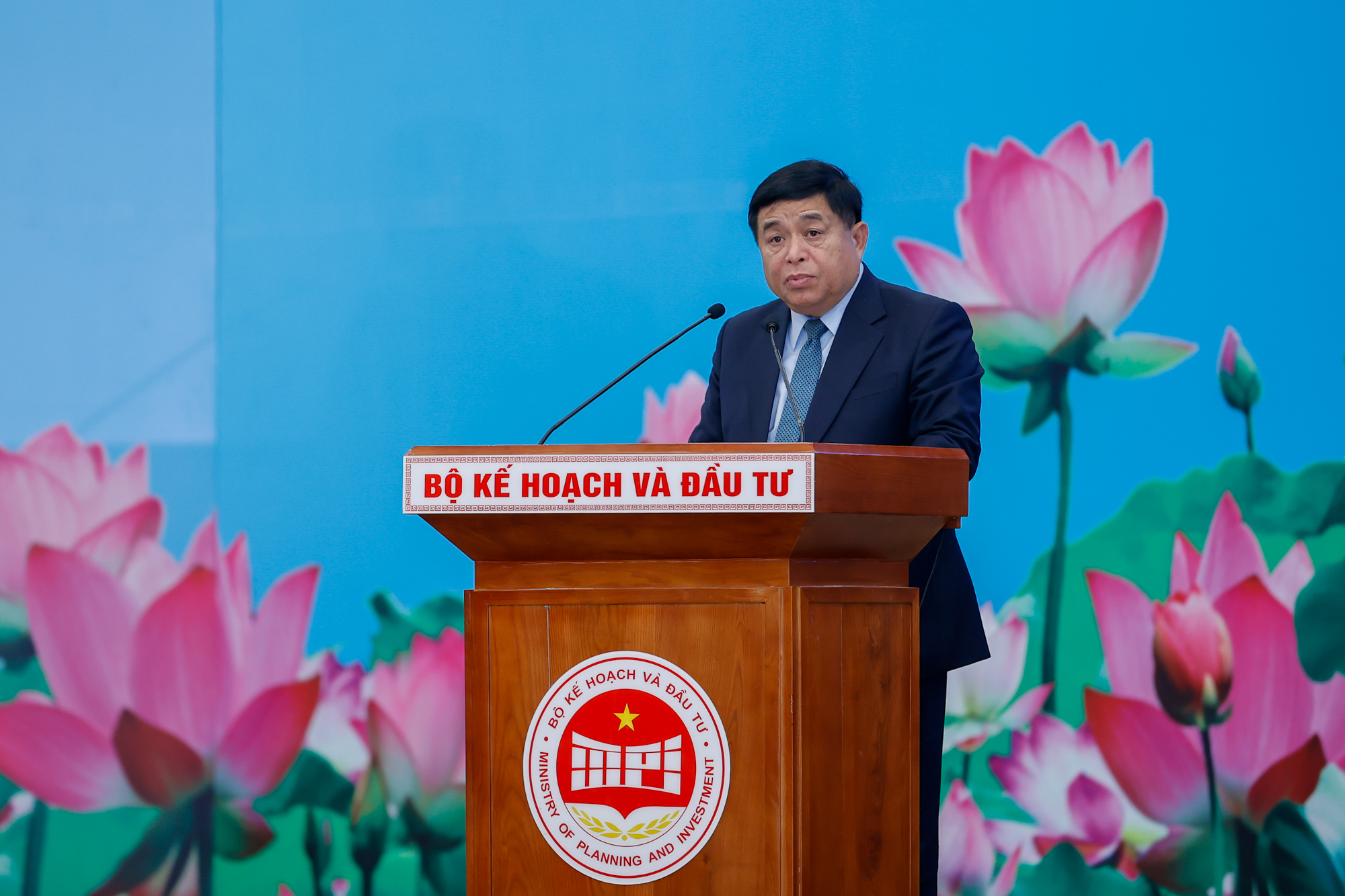 Bộ trưởng Bộ Kế hoạch và Đầu tư Nguyễn Chí Dũng phát biểu tại Hội nghị - Ảnh: VGP.