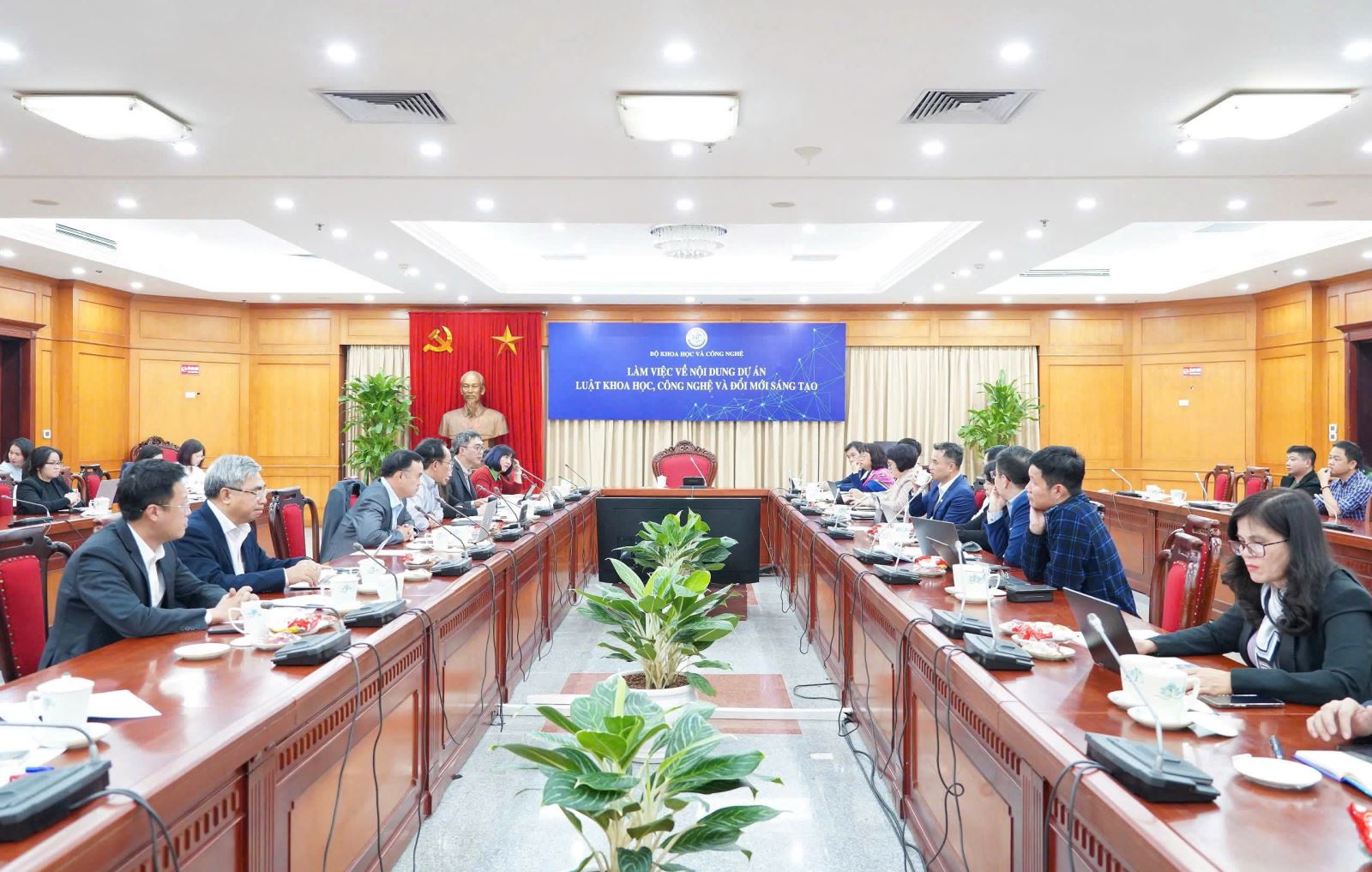 Bộ Khoa học & Công nghệ sẽ bổ sung quy định về cơ chế thử nghiệm có kiểm soát để tạo hành lang pháp lý thử nghiệm các công nghệ mới mà pháp luật chưa có quy định hoặc cấm thử nghiệm. 