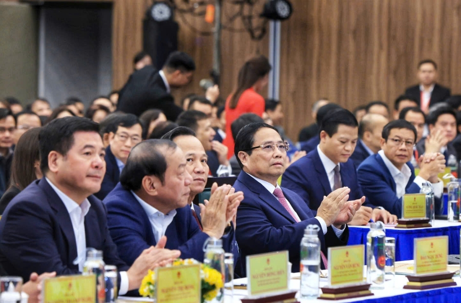 Hội nghị c&oacute; sự tham dự của Thủ tướng Phạm Minh Ch&iacute;nh v&agrave; l&atilde;nh đạo c&aacute;c bộ ng&agrave;nh v&agrave; địa phương. Ảnh: MPI.