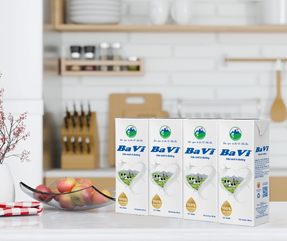 Sữa tươi tiệt trùng Ba Vì có hương vị thơm ngon, phù hợp với mọi lứa tuổi.