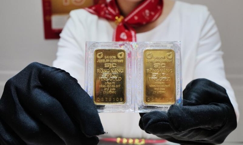Giá vàng trong nước tiếp đà giảm theo xu thế của thế giới