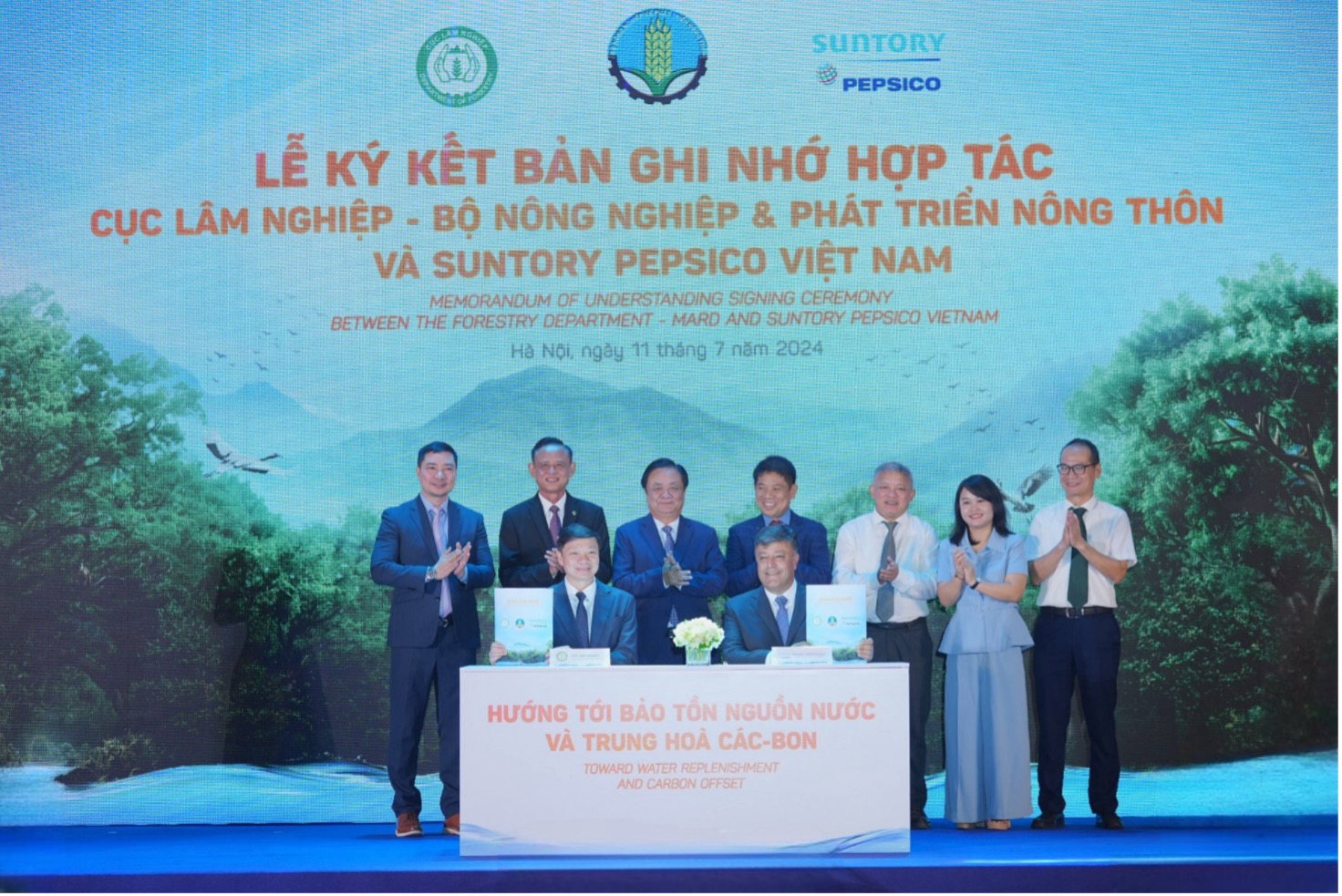 Suntory PepsiCo Việt Nam k&yacute; kết hợp t&aacute;c c&ocirc;ng - tư c&ugrave;ng Bộ N&ocirc;ng nghiệp v&agrave; Ph&aacute;t triển N&ocirc;ng th&ocirc;n trong ph&aacute;t triển rừng bền vững, hướng đến bảo tồn nguồn nước v&agrave; trung h&ograve;a c&aacute;c &ndash; bon.