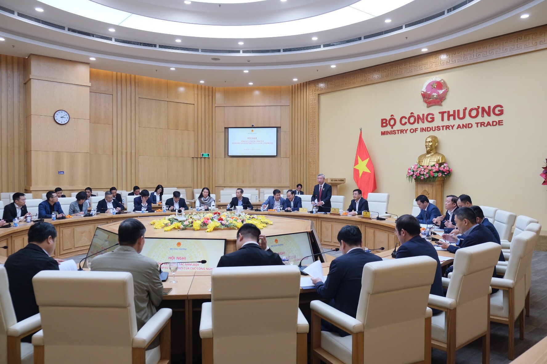 Bộ C&ocirc;ng thương tổng kết, đ&aacute;nh gi&aacute; lại ng&agrave;nh c&ocirc;ng nghiệp 2024