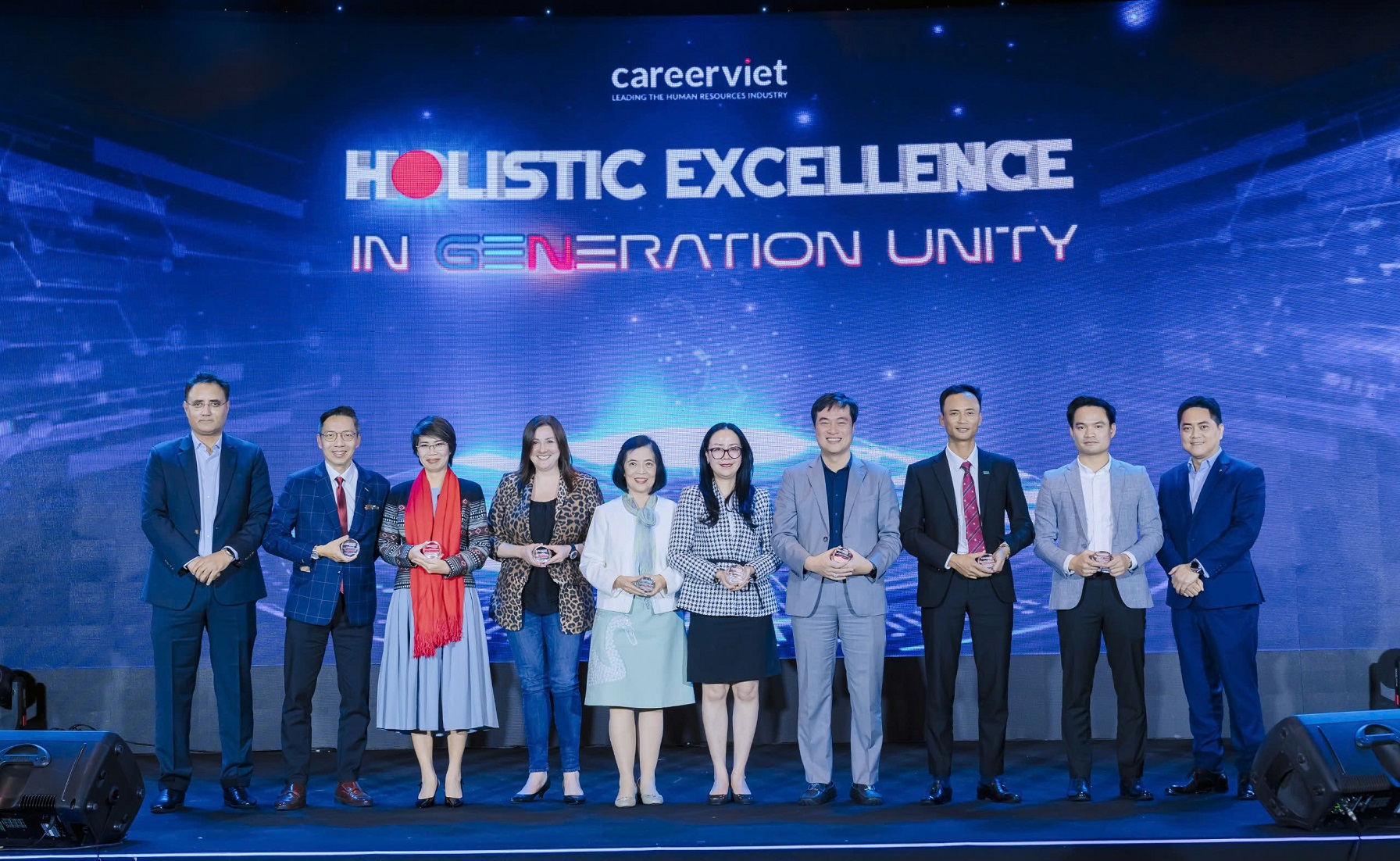 ABBANK được vinh danh ở Vị trí Top 6 Nhà tuyển dụng được yêu thích năm 2024 ngành Tài chính - Ngân hàng - Chứng khoán (Khối Doanh nghiệp lớn), tăng 2 hạng so với năm 2023.
