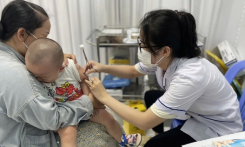 Hà Nội đề xuất tiêm vaccine sởi cho trẻ từ 6 đến dưới 9 tháng tuổi 