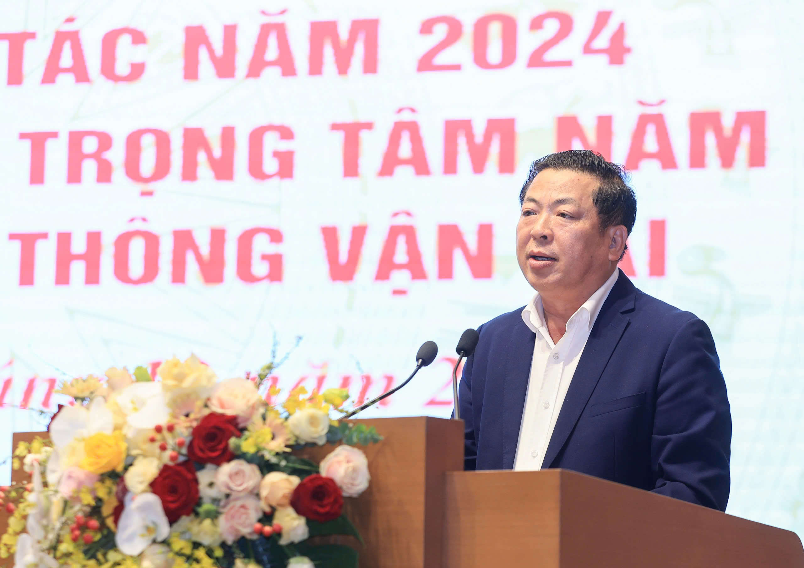 Bộ trưởng Bộ Giao thông vận tải Trần Hồng Minh phát biểu tại Hội nghị