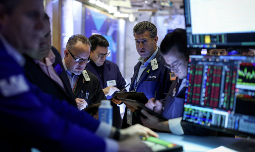 Chứng khoán Mỹ bùng nổ, giá dầu ảm đạm trong 2024