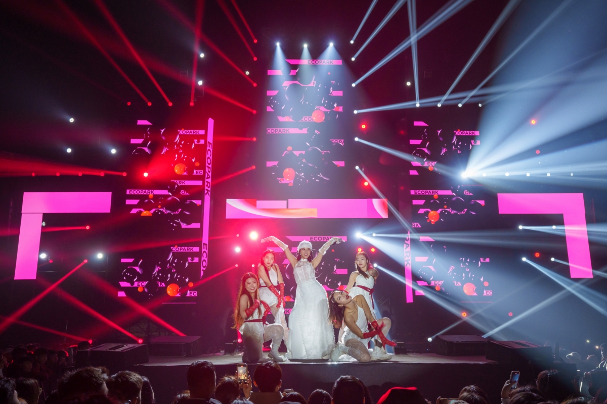 Đ&acirc;y l&agrave; năm thứ 7 Ecopark tổ chức đại nhạc hội ch&agrave;o đ&oacute;n năm mới.