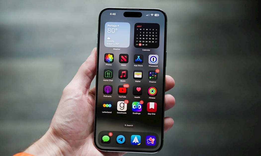 PhoneArena đưa tin có khả năng Apple sẽ hợp tác sử dụng công nghệ cảm biến hình ảnh của Samsung bắt đầu từ dòng iPhone 18 dự kiến ra mắt vào năm 2026.