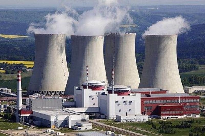 Vietnam needs 2,400 staff to operate nuclear power plants