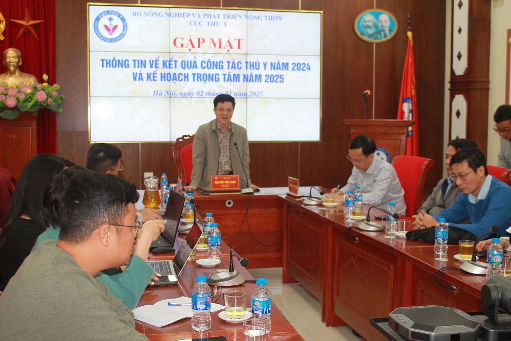 Ông Nguyễn Văn Long: 