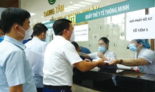 Phân cấp giải quyết 70% hồ sơ thủ tục hành chính lĩnh vực khám chữa bệnh về Sở Y tế