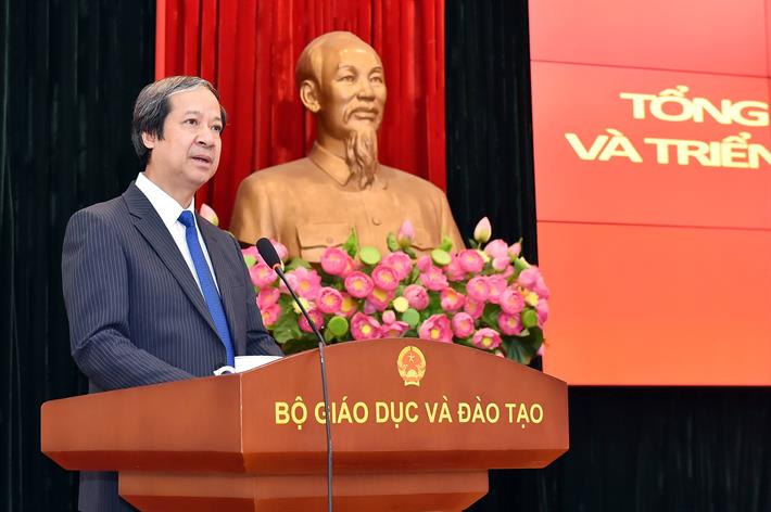 Bộ trưởng Nguyễn Kim Sơn phát biểu tại hội nghị. Ảnh: MOET 