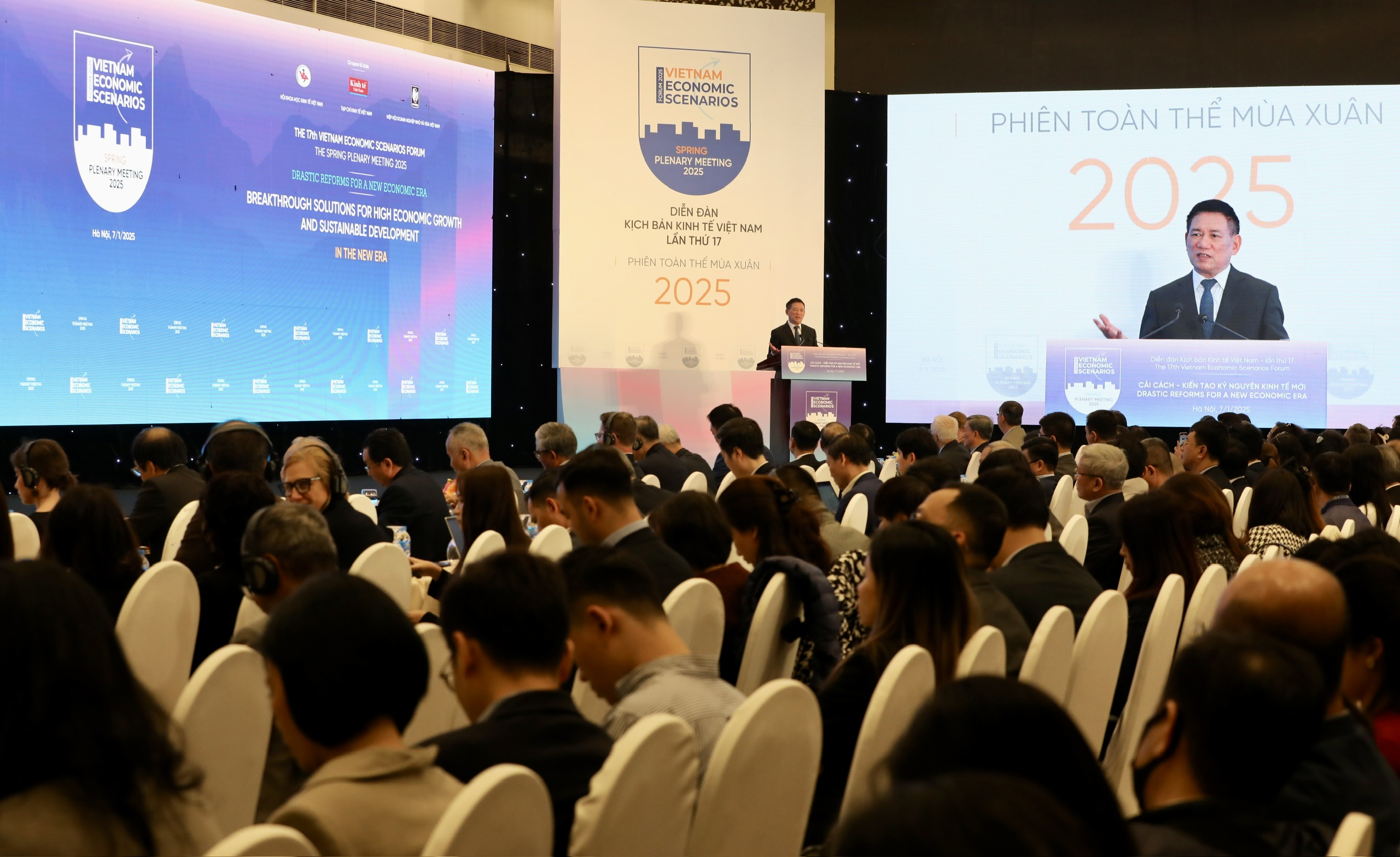 Toàn cảnh Diễn đàn Kịch bản Kinh tế Việt Nam lần thứ 17 - VESF 2025. Ảnh: Việt Dũng.