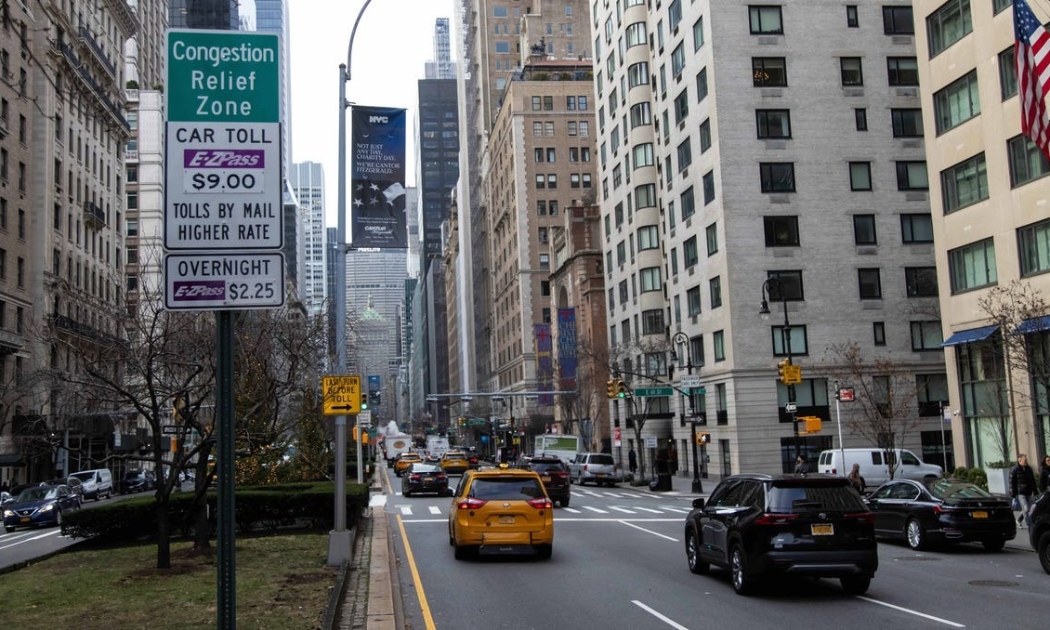 Thành phố New York vừa chính thức triển khai thu phí tắc đường tại khu vực Manhattan - Ảnh: Getty Images