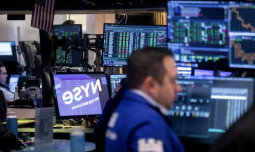 Chứng khoán Mỹ giảm mạnh vì cổ phiếu công nghệ bị bán tháo, giá dầu tăng gần 1%