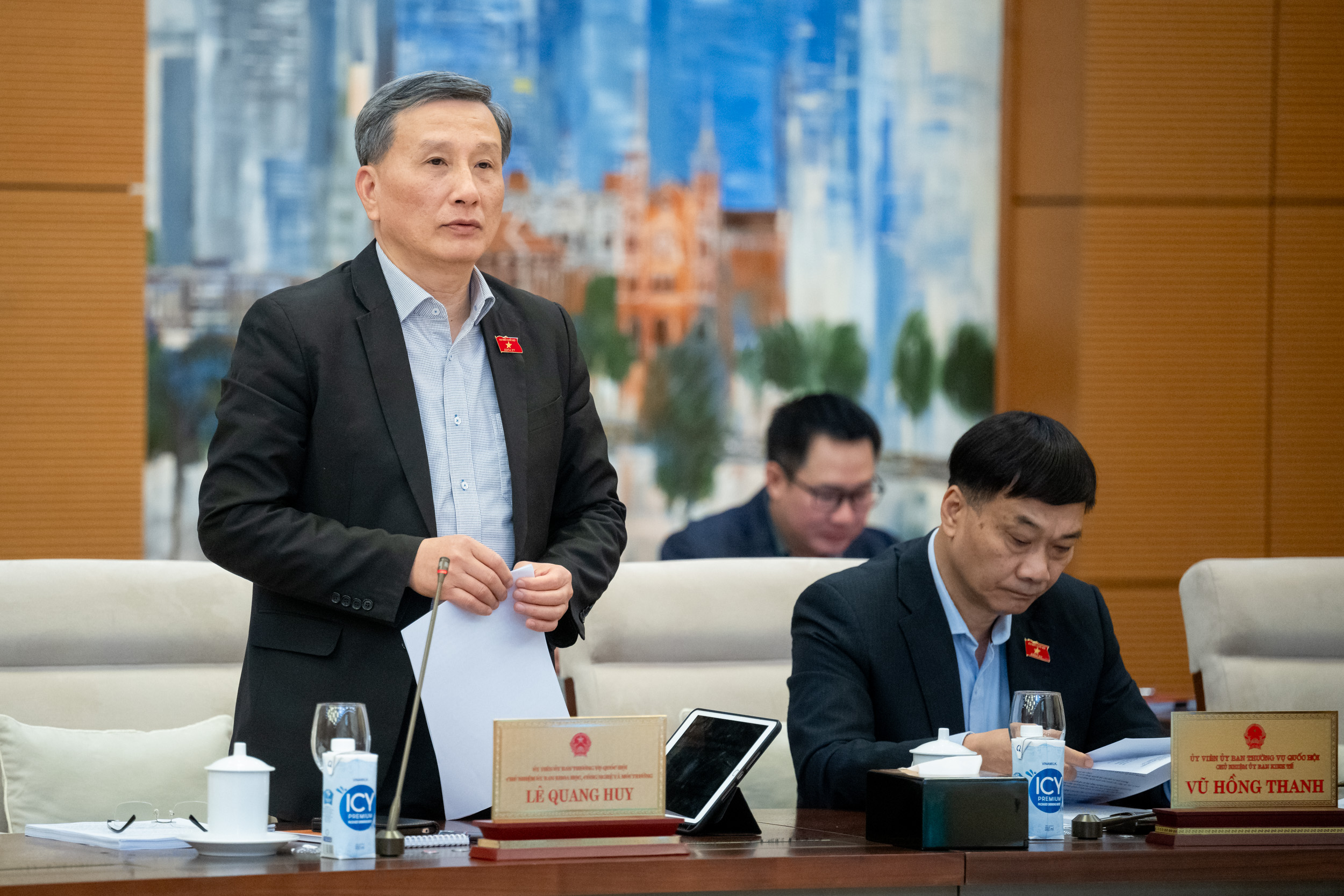 Chủ nhiệm Ủy ban Khoa học, Công nghệ và Môi trường Lê Quang Huy, Phó Trưởng Đoàn Thường trực Đoàn Giám sát nêu một số nội dung chính của dự thảo Kế hoạch giám sát.