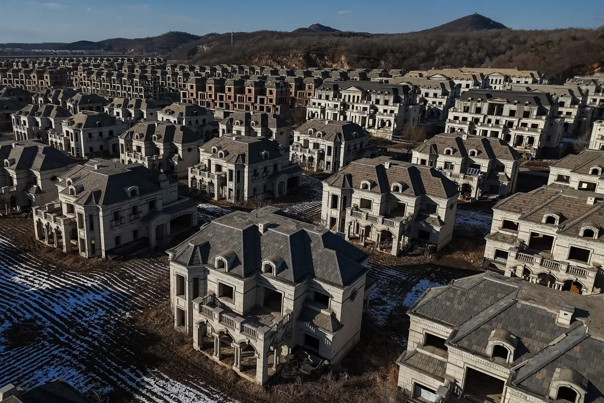 Trung Quốc đang rơi v&agrave;o cuộc khủng hoảng bất động sản k&eacute;o d&agrave;i nhiều năm - Ảnh:&nbsp;Bloomberg