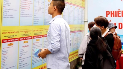 Vietnam's 2024 unemployment rate drops to 2.24%