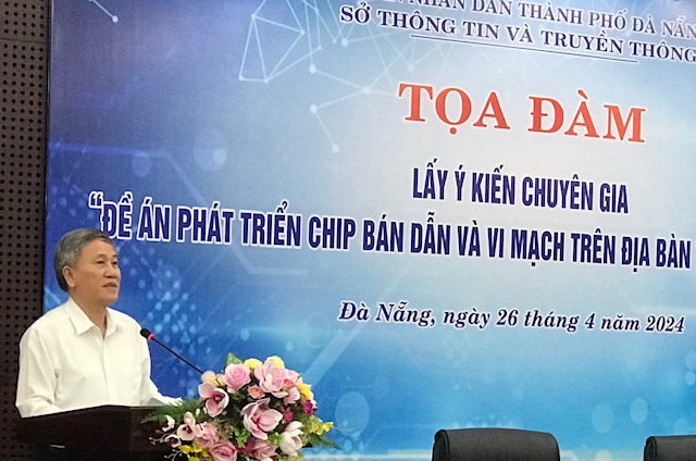 Giám đốc Sở Thông tin và Truyền thông Đà Nẵng Nguyễn Quang Thanh tại Hội thảo về Đề án phát triển chip bán dẫn và vi mạch trên địa bàn thành phố. Ảnh Ngô Anh Văn