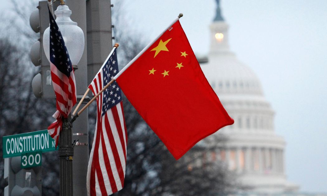 Căng thẳng Mỹ-Trung leo thang sau khi Washington đưa hai công ty lớn của Trung Quốc vào danh sách đen - Ảnh: Reuters