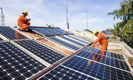 Hơn 100.000 hệ thống điện mặt trời mái nhà đã được lắp đặt tại Việt Nam