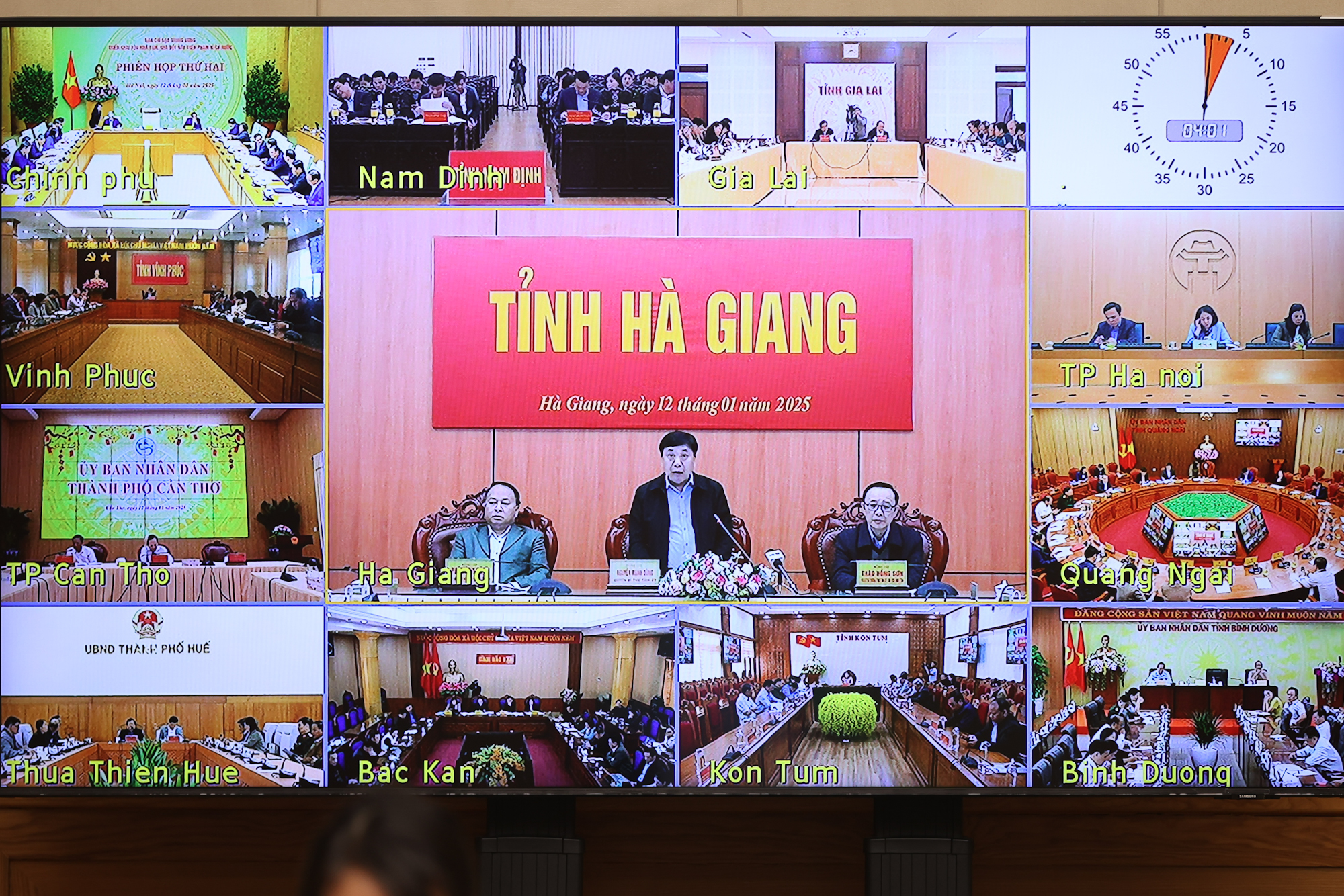 Các địa phương họp trực tuyến - Ảnh: VGP