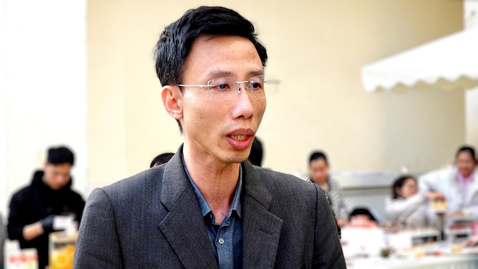 Branding v&agrave; b&aacute;n h&agrave;ng cần được triển khai đồng thời, với mục ti&ecirc;u hướng đến chuyển đổi kh&aacute;ch h&agrave;ng một c&aacute;ch hiệu quả.