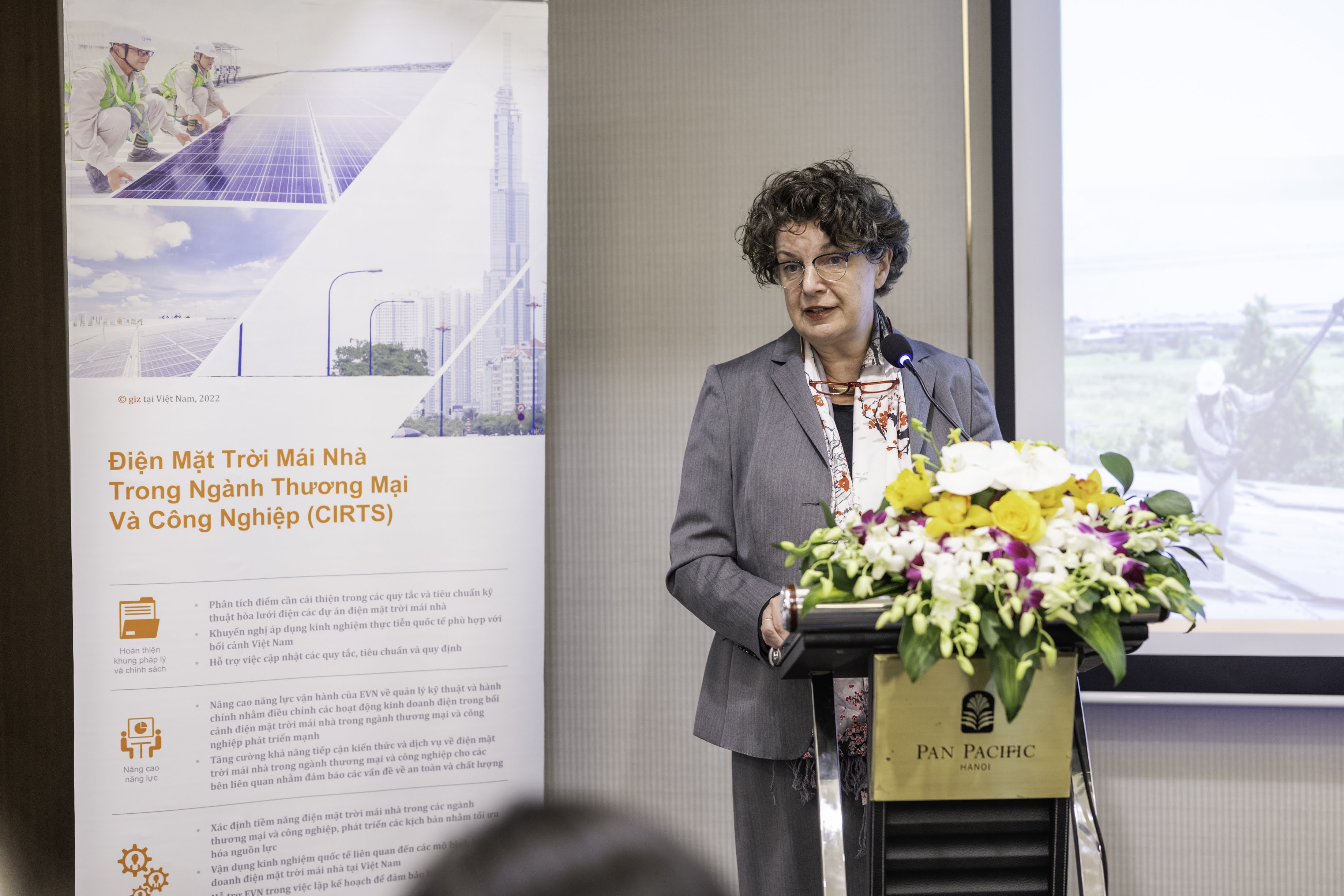 Bà Helga Barth: "Tiềm năng to lớn của điện mặt trời là một cơ hội có thể dễ dàng nắm bắt được".