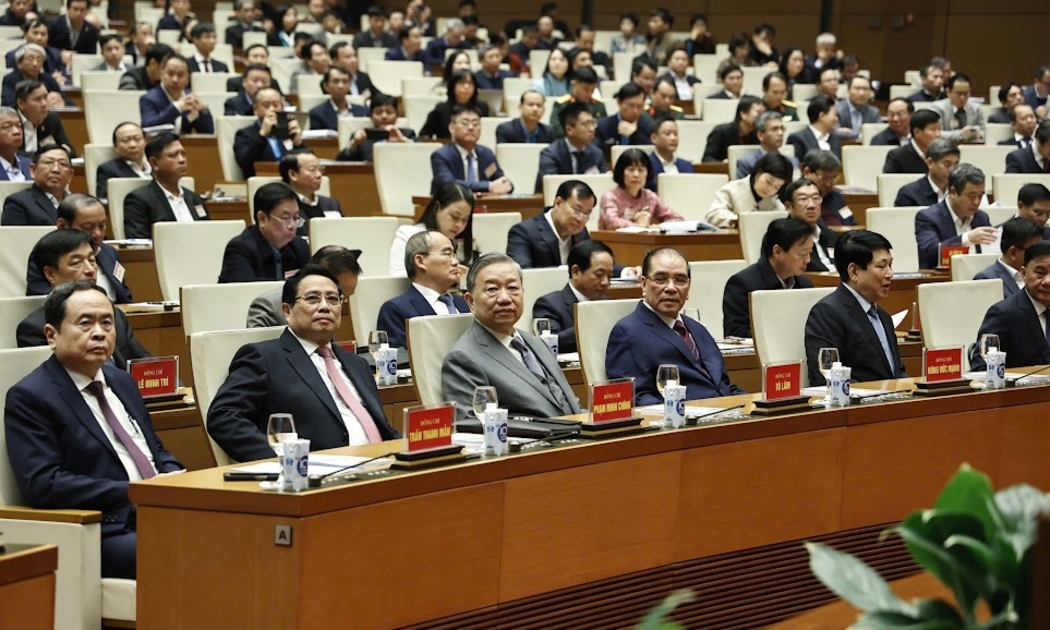 Các đồng chí lãnh đạo Đảng và Nhà nước; nguyên lãnh đạo Đảng và Nhà nước tham dự Hội nghị toàn quốc về đột phá phát triển khoa học, công nghệ, đổi mới sáng tạo và chuyển đổi số quốc gia - Ảnh: VGP.