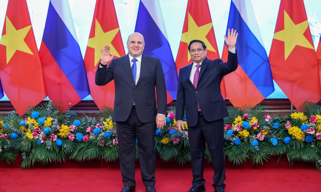 Thủ tướng Phạm Minh Chính chào mừng Thủ tướng Mikhail Mishustin lần đầu tiên thăm chính thức Việt Nam - Ảnh: VGP