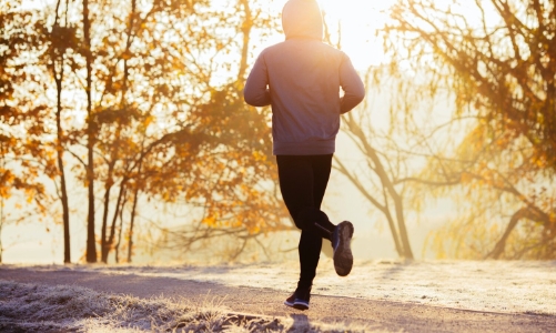 Cẩn trọng với nguy cơ sốc nhiệt khi tập thể thao trong mùa lạnh