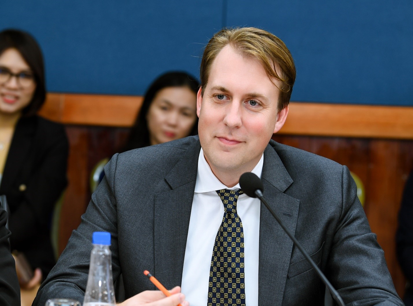 Ông Paul Verhulst, Phó Chủ Tịch Medtronic khu Vực Đông Nam Á, Tổng giám Đốc Công ty TNHH Medtronic Việt Nam phát biểu tại buổi ký kết. Ảnh: Minh Hà.