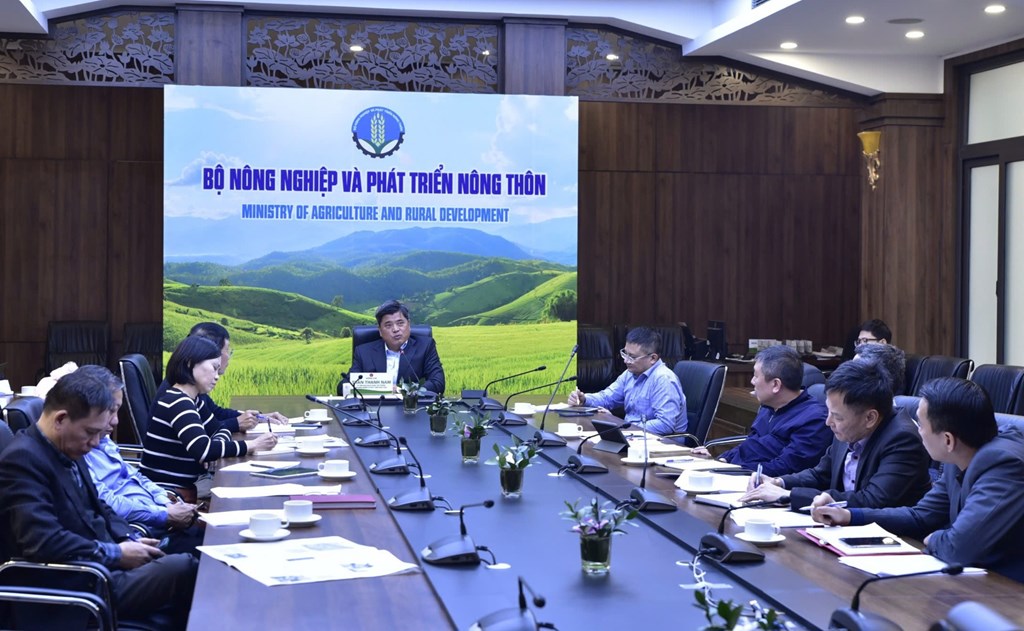 Thứ trưởng Trần Thành Nam chủ trì cuộc họp tại điểm cầu Bộ Nông nghiệp và Phát triển nông thôn.